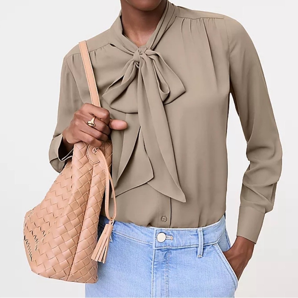 Ann Taylor Button-Up Bow Neck Blouse Size M